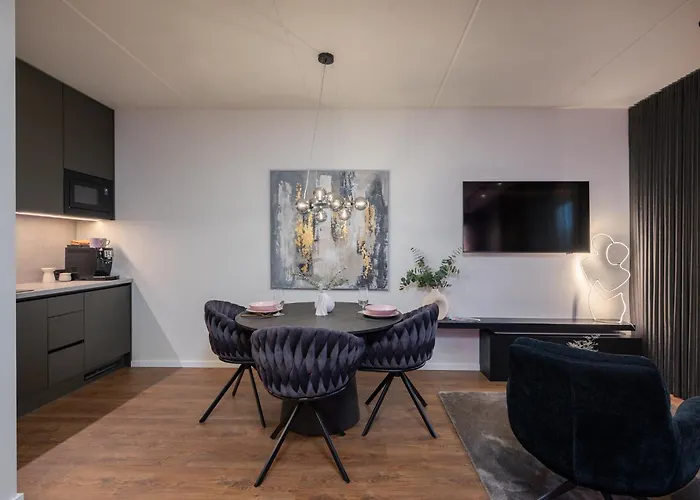 Belhome Kueueni With A View *